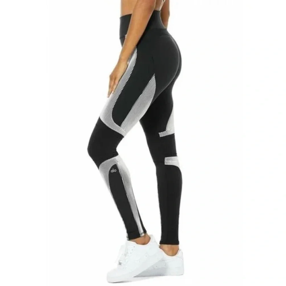 Alo Yoga Electric High-Waist Leggings black white stripes airbrush fabric